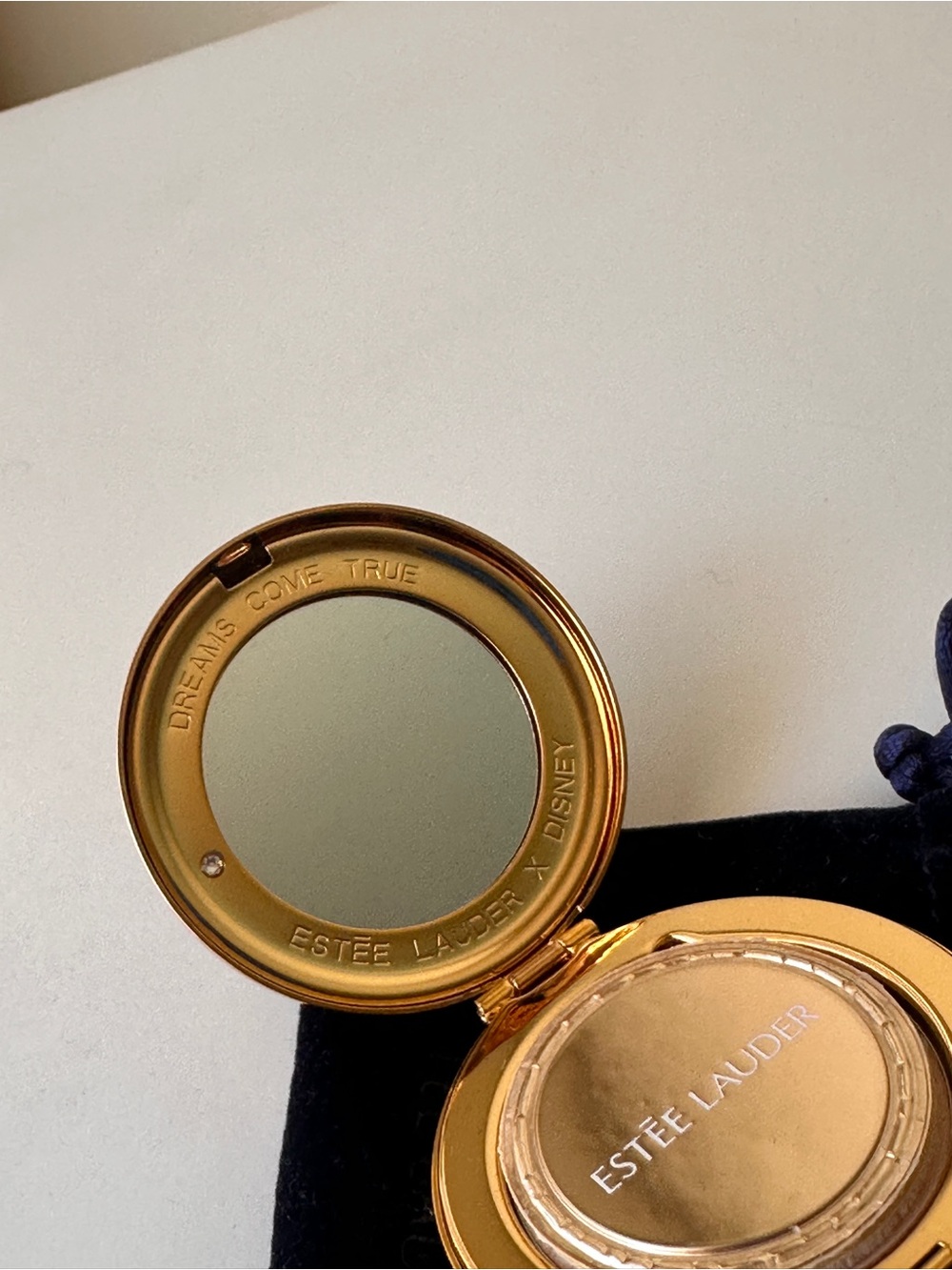 Estee Lauder The Princess Collection Powder - Picture 3 of 8